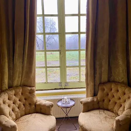 Chateau De *
