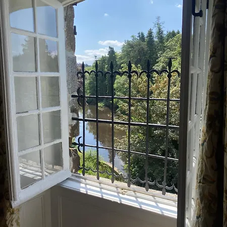 Chateau De فندق مبيت وإفطار *