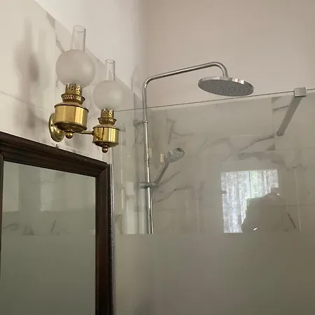 Chateau De Bed & Breakfast Saint-Pois