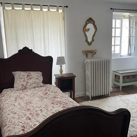 Chateau De Bed & Breakfast