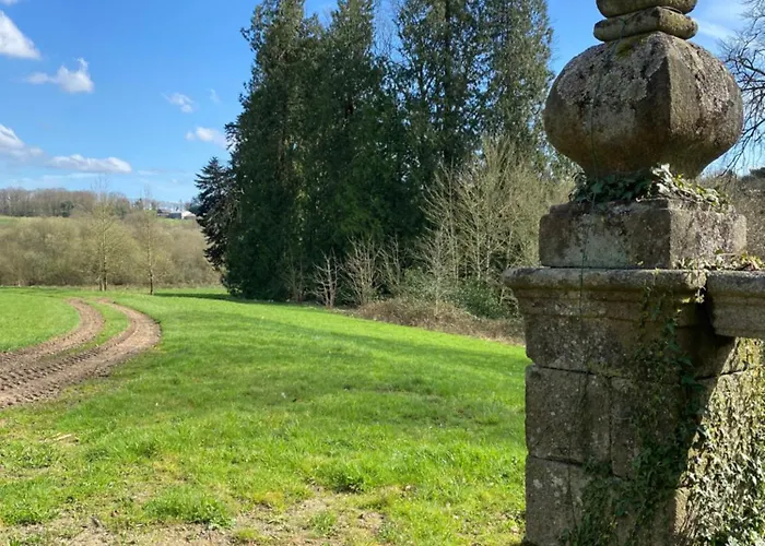 Bed & Breakfast Chateau De Saint-Pois